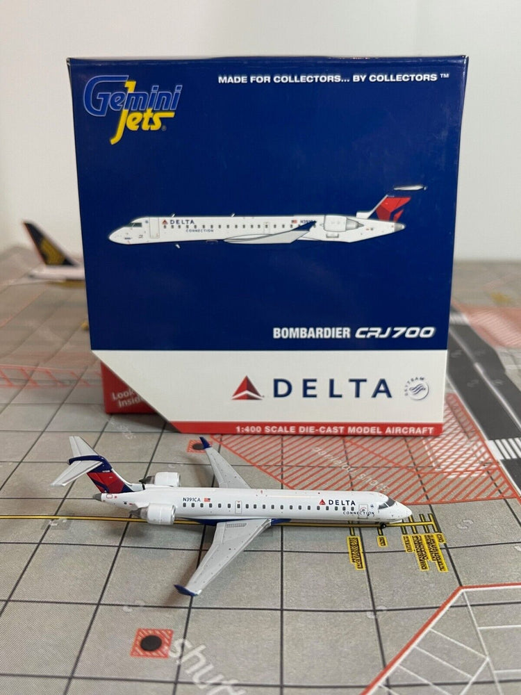 Gemini Jets Delta Connection CRJ 700 1:400